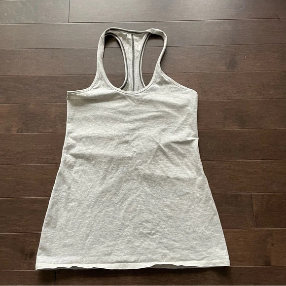 Light Grey Lululemon Racerback Tank  Top Size 6 - Picture 1 of 5
